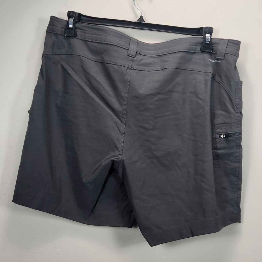 Eddie Bauer First Ascent Women 16 Gray Guide Hiking Cargo Shorts Stretch Outdoor - Picture 2 of 9